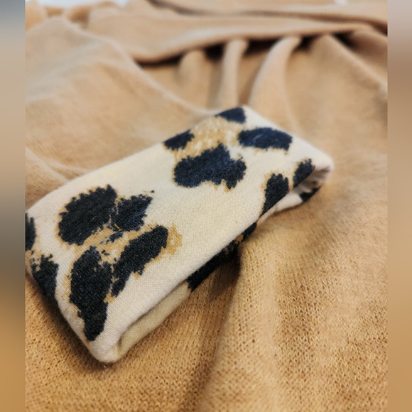 Cute off the shoulder sweater - Picture 4 of 4